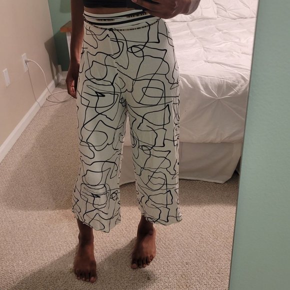 NWOT Geometric abstract black and white cropped trouser goucho UK 8 EU 36 US 4 - Picture 4 of 4